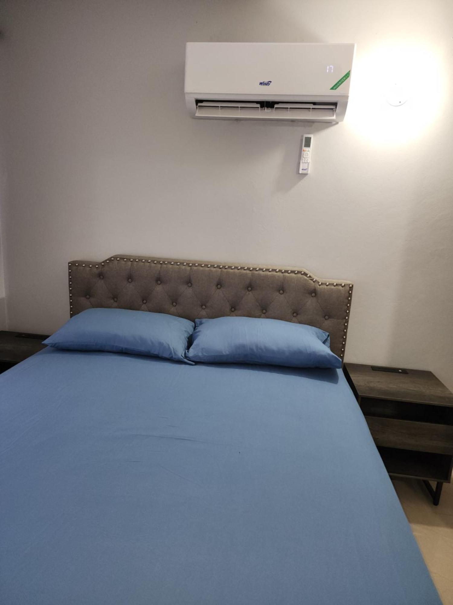 Comfy And Cozy Apartment คิงส์ตัน ภายนอก รูปภาพ