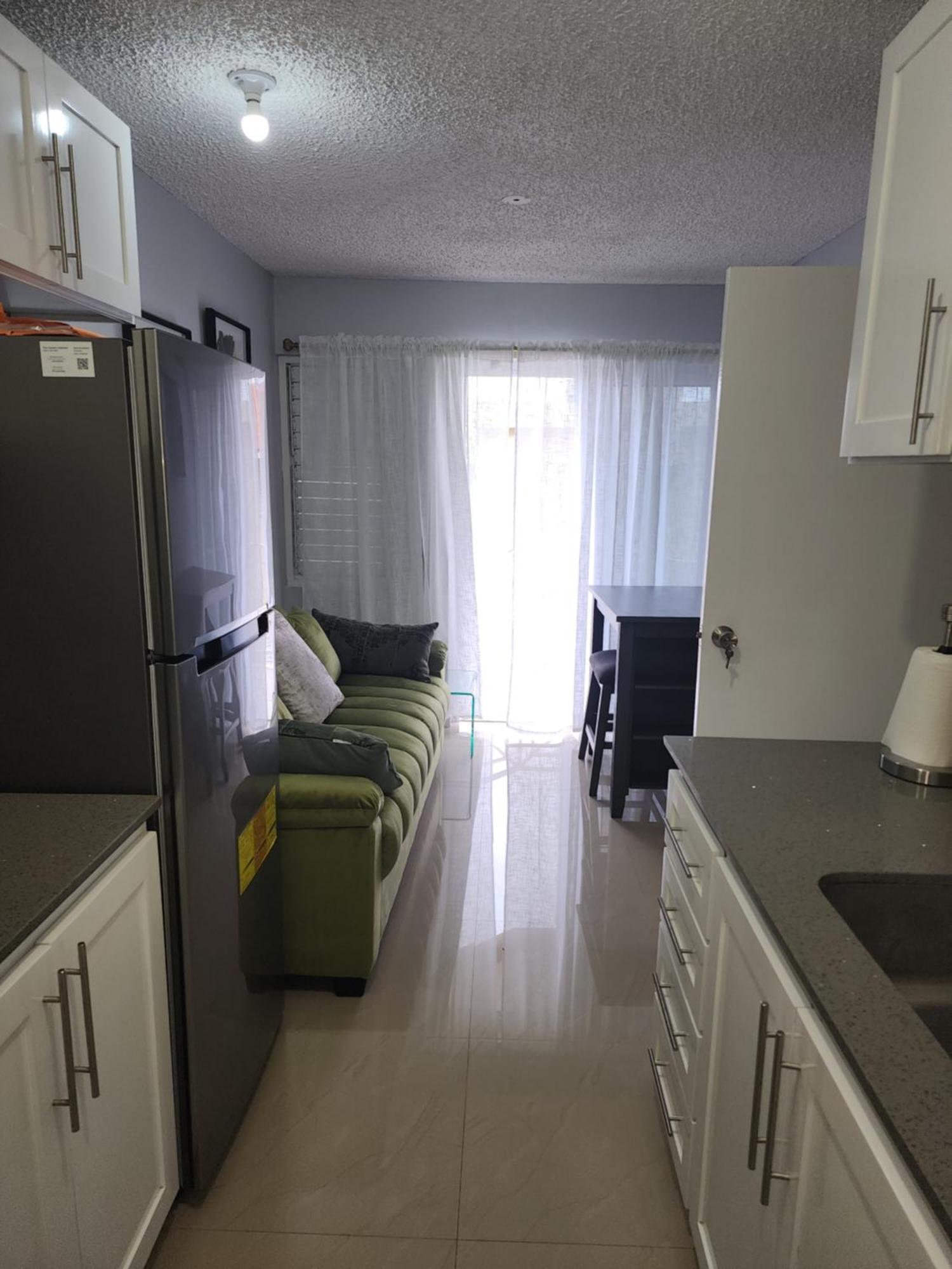 Comfy And Cozy Apartment คิงส์ตัน ภายนอก รูปภาพ