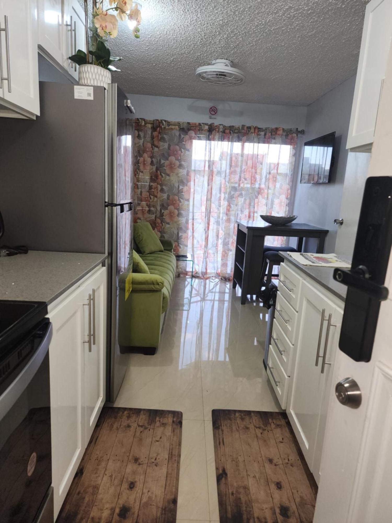 Comfy And Cozy Apartment คิงส์ตัน ภายนอก รูปภาพ